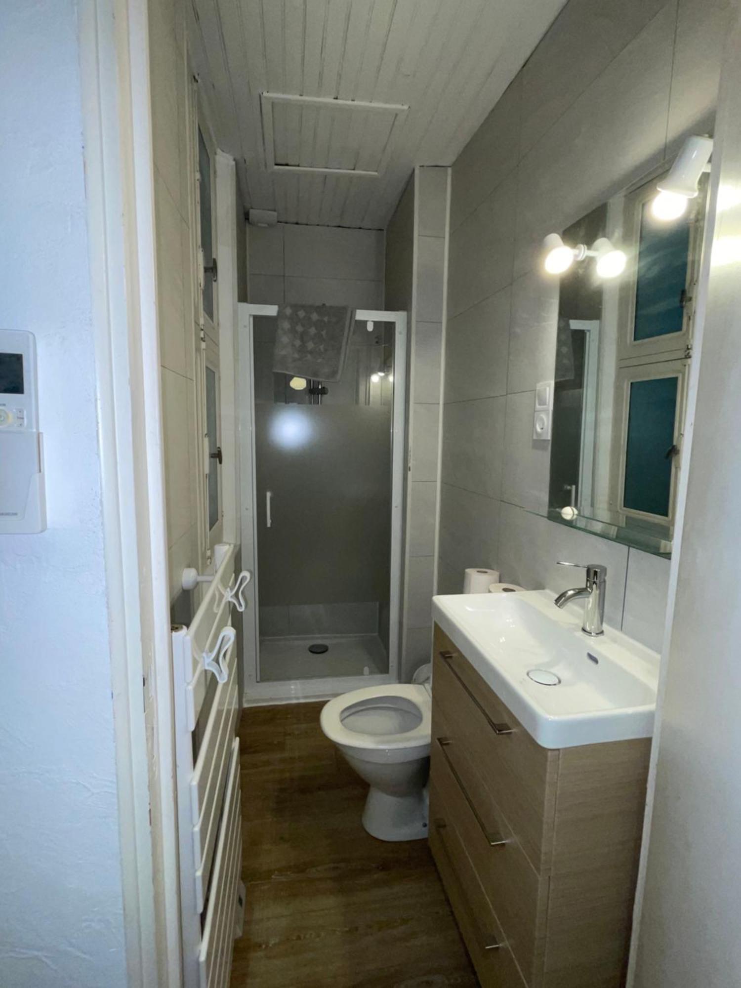 Studio N•2 Avec Patio En Plein Coeur De La Ville Bagnères-de-Bigorre Exterior foto
