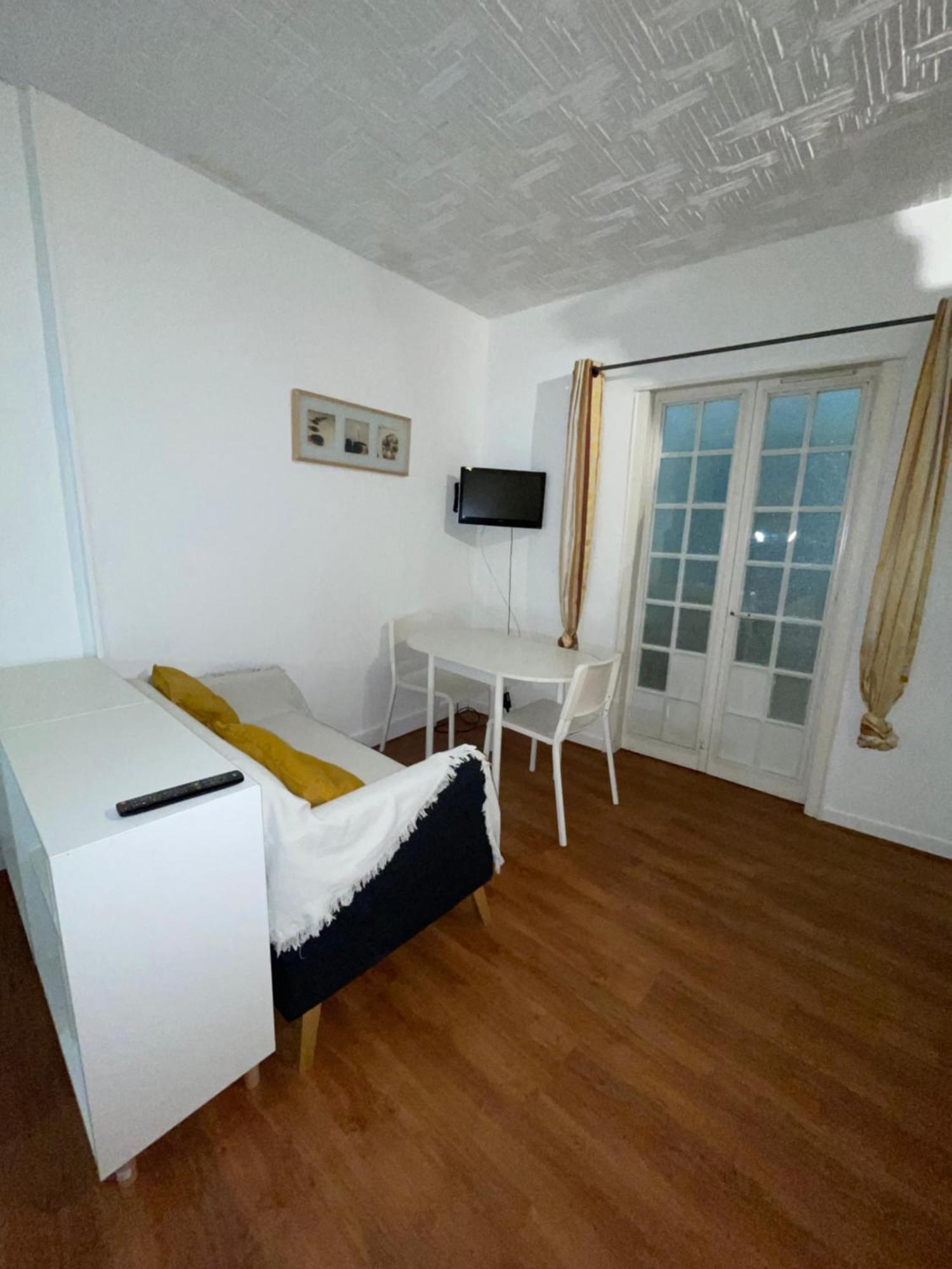 Studio N•2 Avec Patio En Plein Coeur De La Ville Bagnères-de-Bigorre Exterior foto
